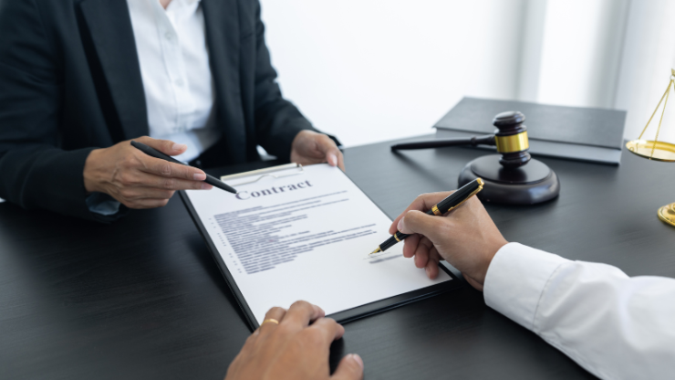 megbízhatóság és szakértelem. (4)