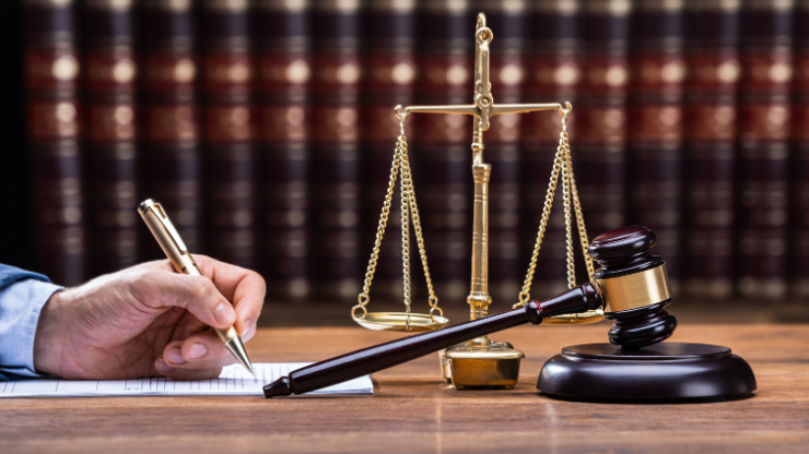 megbízhatóság és szakértelem. (8)